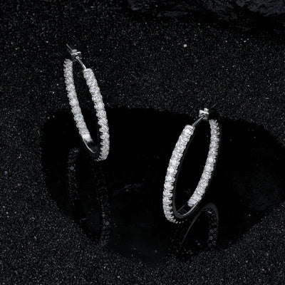 Single-row moissanite stud earrings